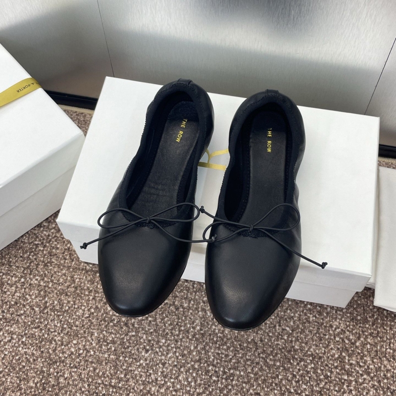 Other flat shoes